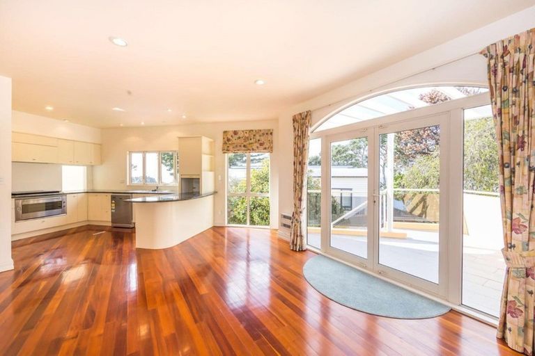 Photo of property in 24a Rock Isle Road, Torbay, Auckland, 0630