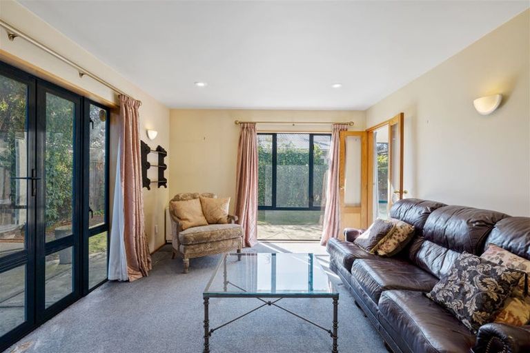 Photo of property in 2 Kinleys Lane, St Albans, Christchurch, 8014