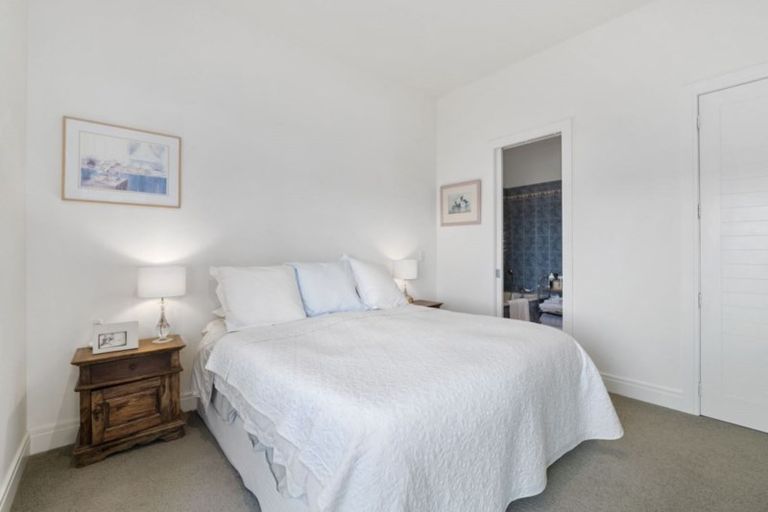Photo of property in 81 Seatoun Heights Road, Seatoun, Wellington, 6022