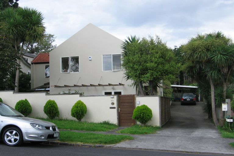Photo of property in 10 Queensway, Three Kings, Auckland, 1024