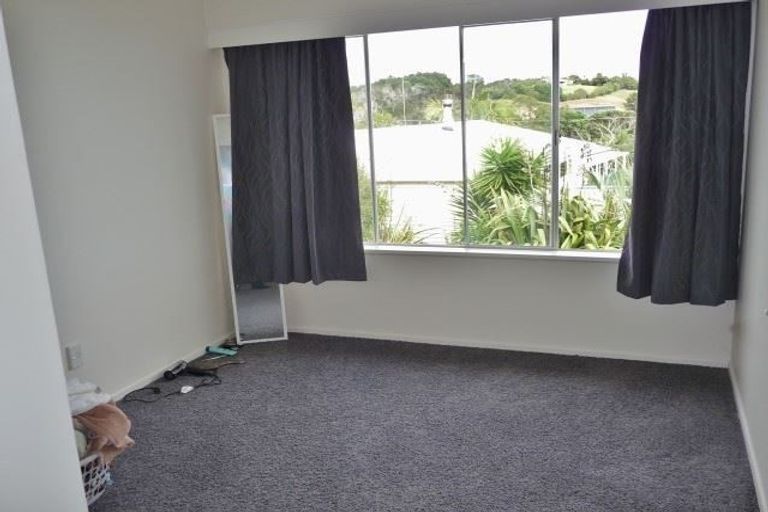 Photo of property in 16 Seaview Road, Cable Bay, 0420
