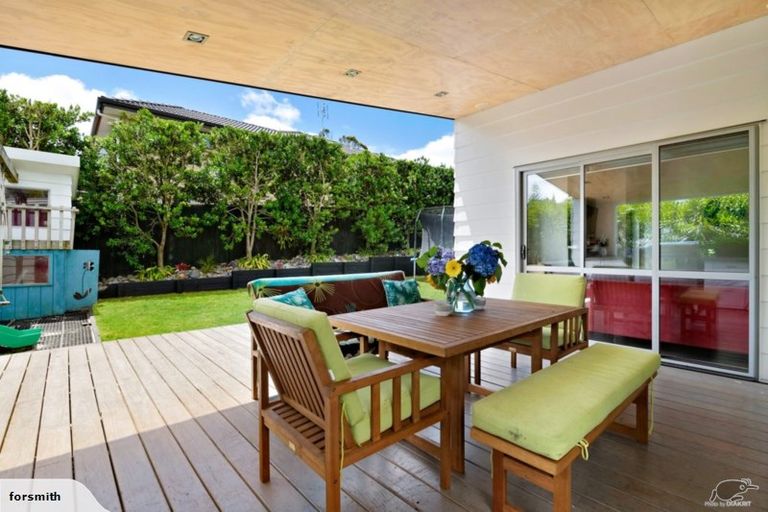 Photo of property in 17 Andre Rise, Stanmore Bay, Whangaparaoa, 0932