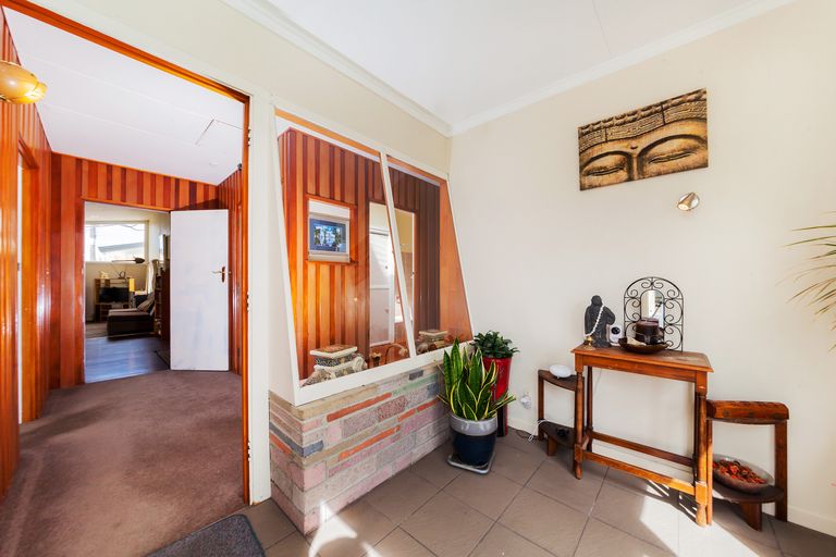 Photo of property in 2a Woodvale Road, Glen Eden, Auckland, 0602