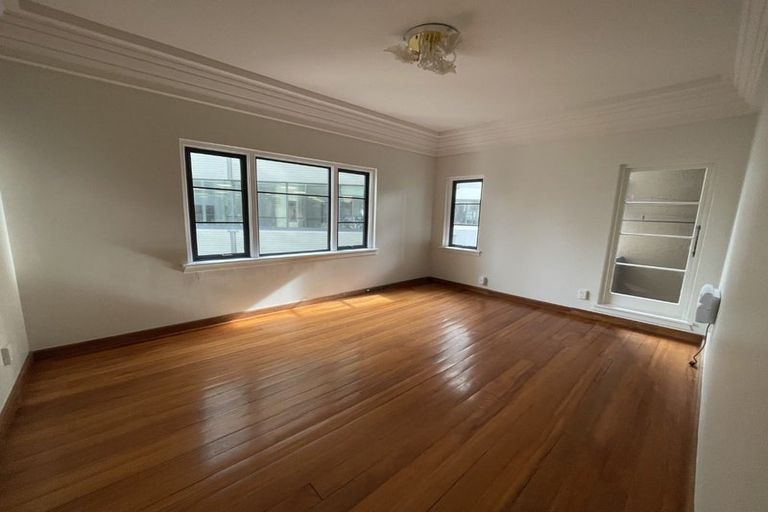 Photo of property in Westhaven Apartments, 11/127 Molesworth Street, Thorndon, Wellington, 6011