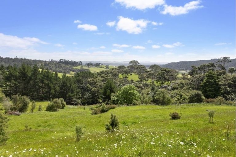 Photo of property in 58 Sheffield Road, Helensville, 0875