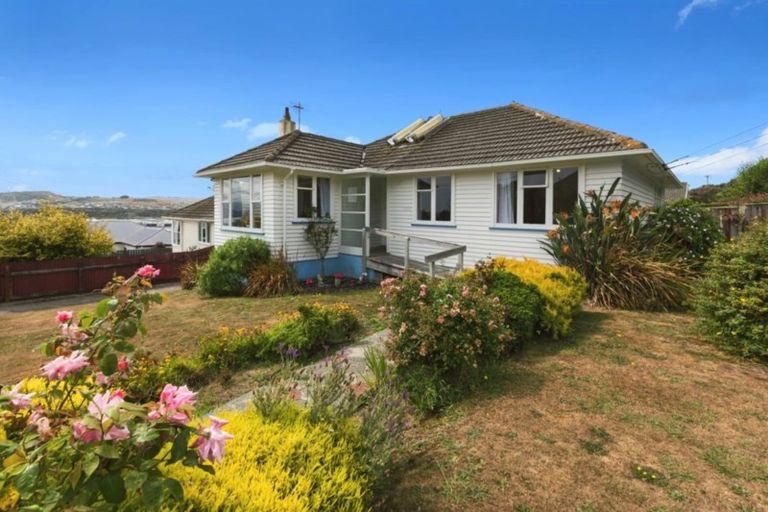 Photo of property in 5 Waiho Terrace, Elsdon, Porirua, 5022