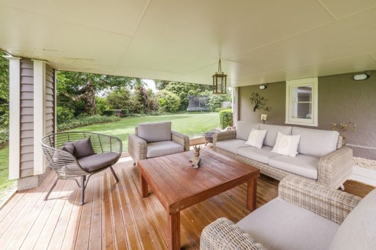 Photo of property in 18 Riverbank Road, Tiakitahuna, Palmerston North, 4477