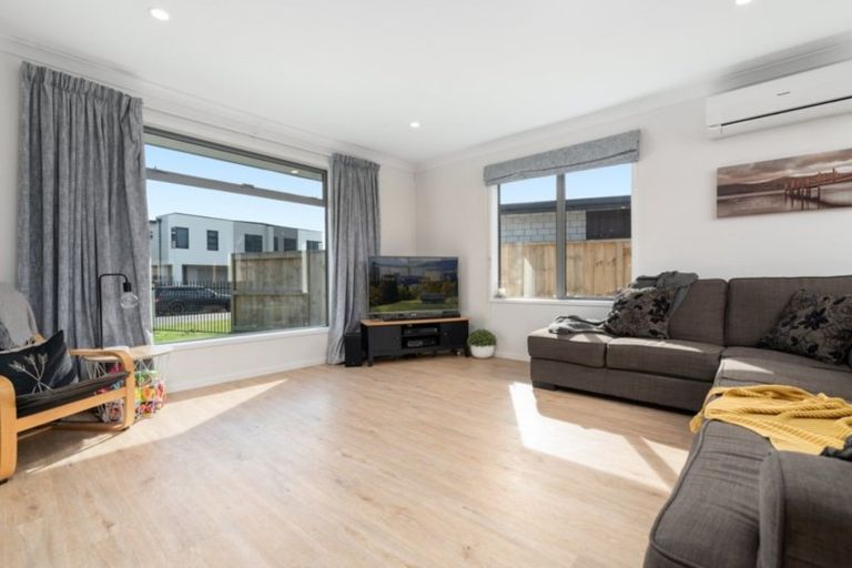 Photo of property in 80 Awataha Crescent, Pyes Pa, Tauranga, 3110