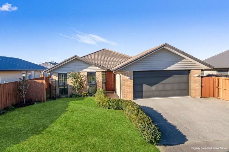 Photo of property in 33 Faringdon Boulevard, Rolleston, 7615