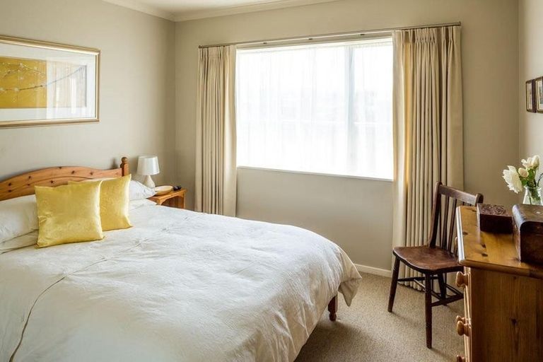 Photo of property in 37 Saint Ives Drive, Camborne, Porirua, 5026