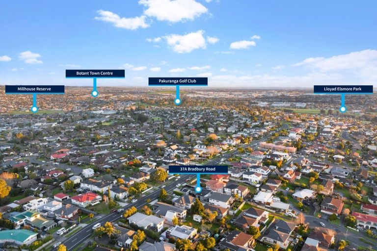 Photo of property in 37a Bradbury Road, Botany Downs, Auckland, 2010