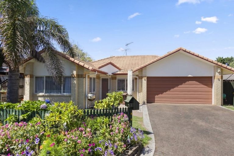 Photo of property in 14 Emmerdale Avenue, Papakura, 2110