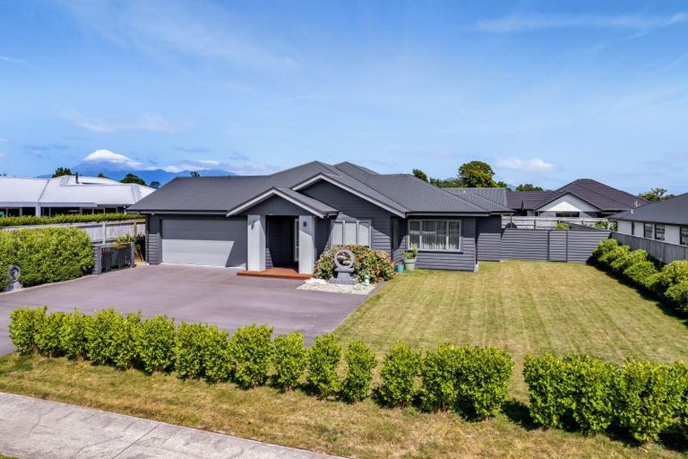 Photo of property in 17 Honeyfield Drive, Whalers Gate, New Plymouth, 4310