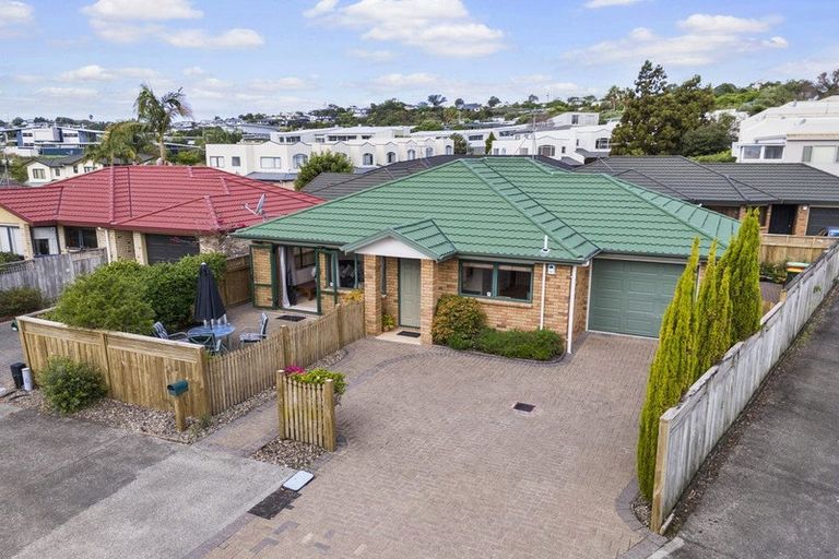 Photo of property in 28 Red Hibiscus Road, Stanmore Bay, Whangaparaoa, 0932