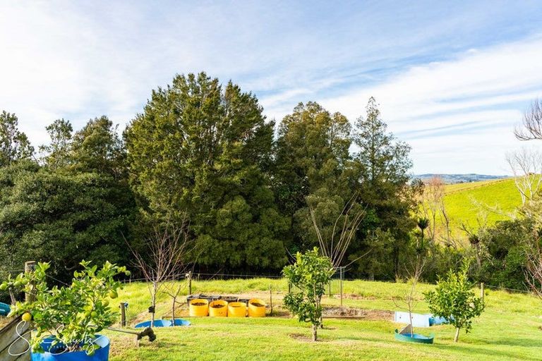 Photo of property in 16 Nikau Lane, Maungaturoto, 0520