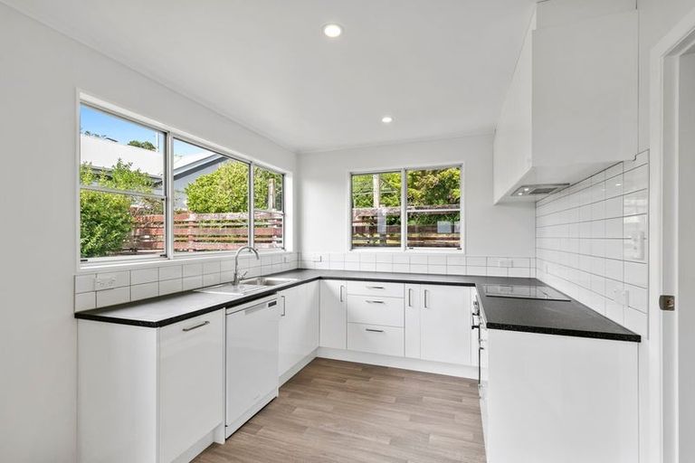 Photo of property in 97 Glanmire Road, Newlands, Wellington, 6037