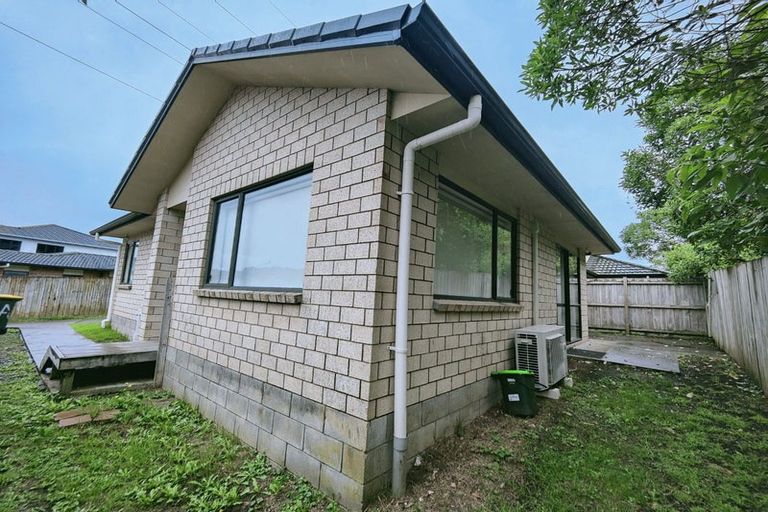 Photo of property in 12 Mediterranean Way, Goodwood Heights, Auckland, 2105