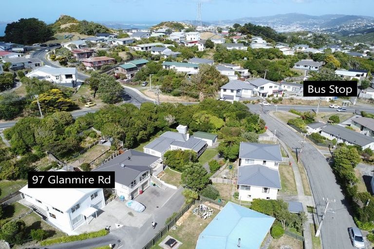 Photo of property in 97 Glanmire Road, Newlands, Wellington, 6037