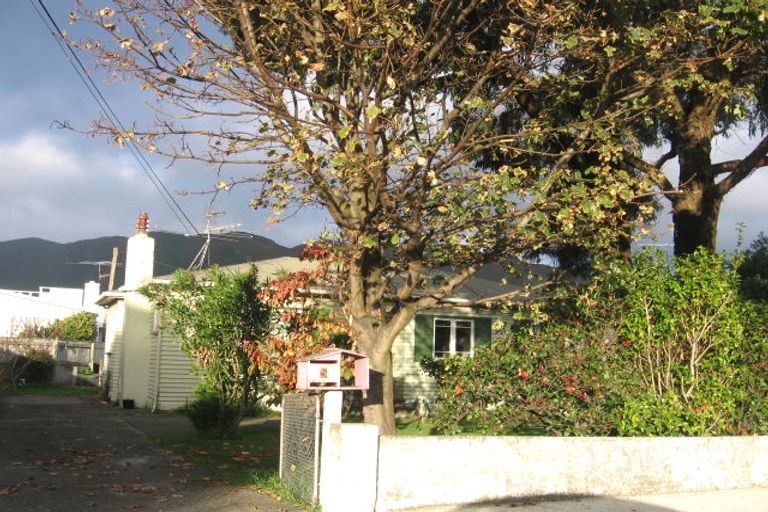 Photo of property in 5 Leighton Avenue, Waiwhetu, Lower Hutt, 5010