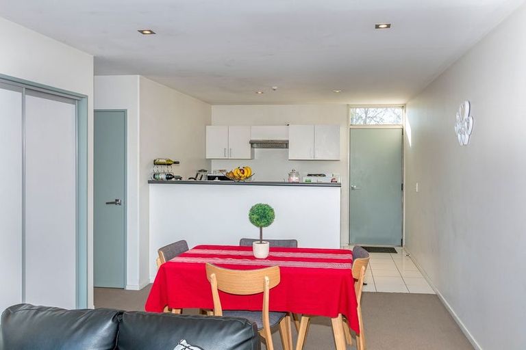 Photo of property in 13/14 Brougham Street, Addington, Christchurch, 8024