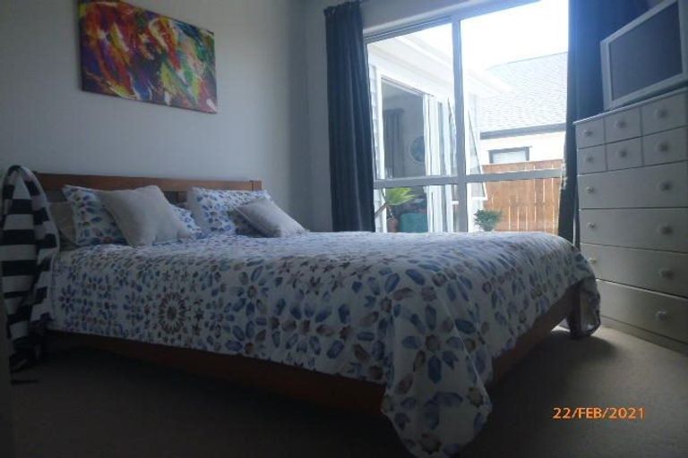 Photo of property in 16 Ropere Street, Kumeu, 0810