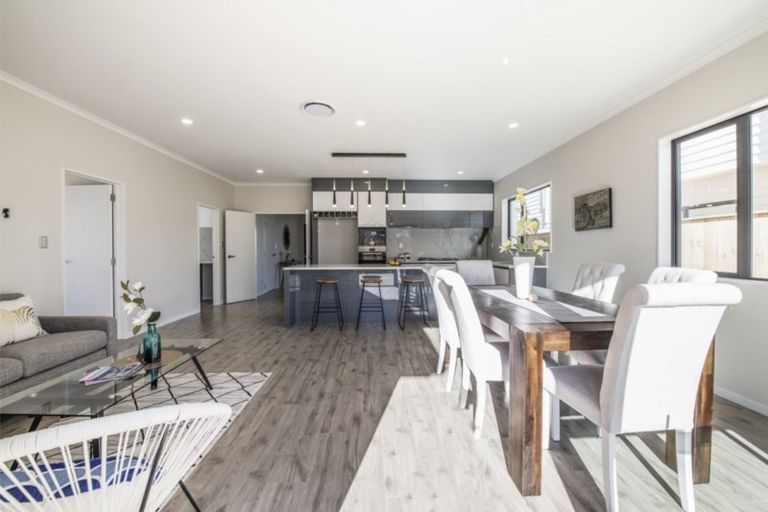 Photo of property in 29 Ballindrait Drive, Flat Bush, Auckland, 2019