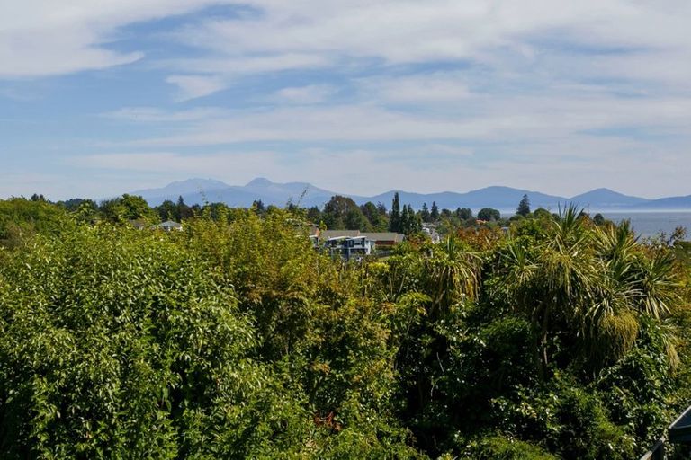 Photo of property in 27 Shepherd Road, Waipahihi, Taupo, 3330