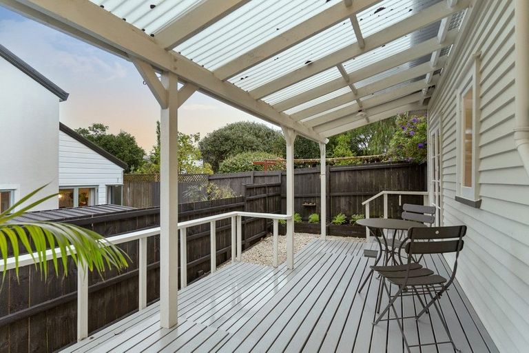 Photo of property in 1/7 Evan Street, Belmont, Auckland, 0622