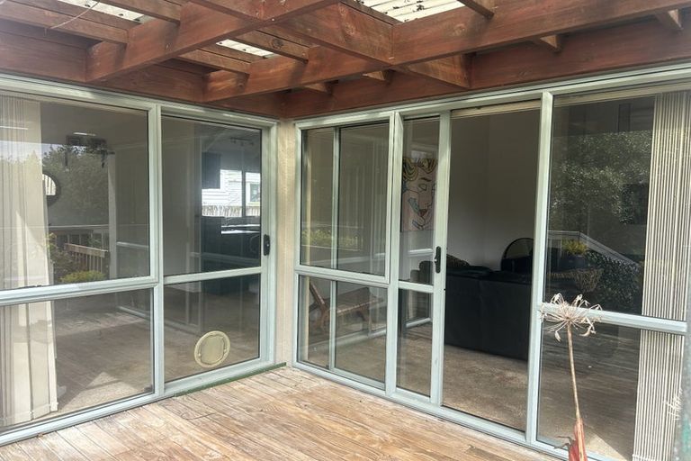 Photo of property in 90a Atkinson Road, Titirangi, Auckland, 0604