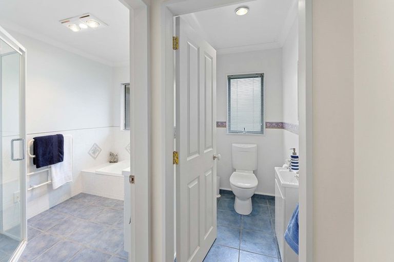 Photo of property in 166 Milne Drive, Paraparaumu, 5032