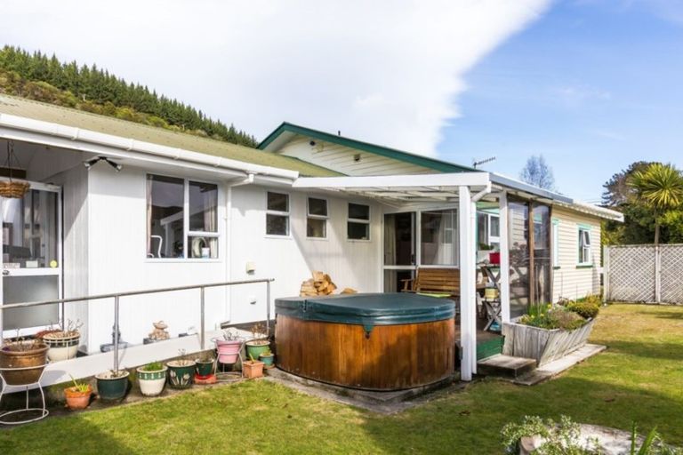 Photo of property in 6 Parekarangaranga Street, Motuoapa, Turangi, 3382