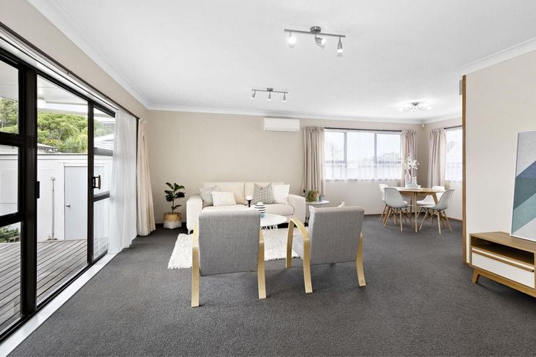 Photo of property in 10a Walmer Road, Point Chevalier, Auckland, 1022