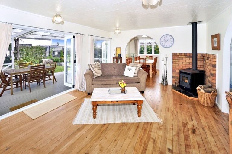 Photo of property in 30 Queen Street, Te Puke, 3119