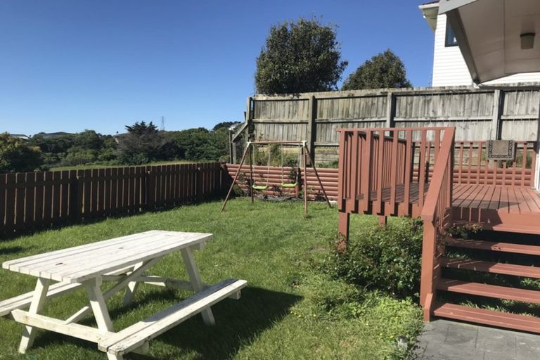 Photo of property in 41a Horokiwi Road West, Newlands, Wellington, 6037