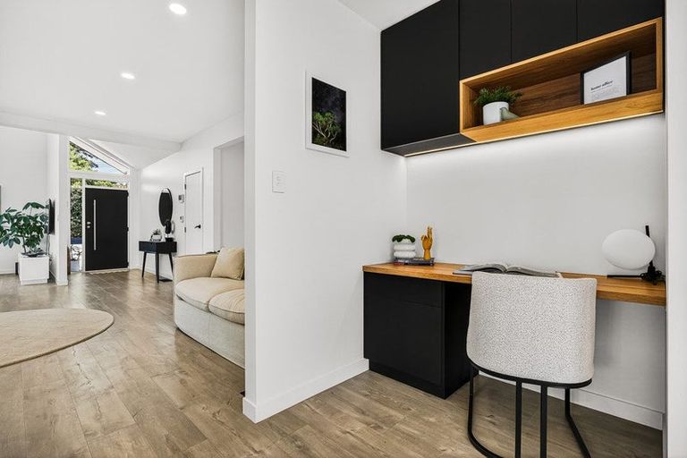 Photo of property in 6 Blacks Road, Greenhithe, Auckland, 0632