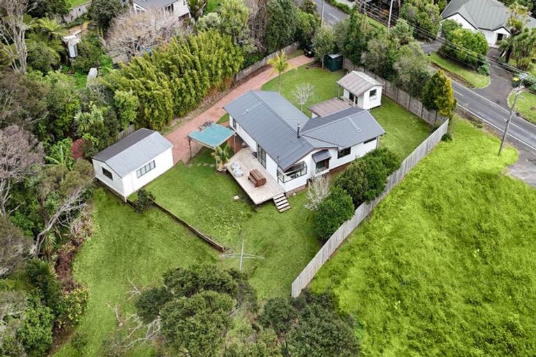 Photo of property in 204 Shaw Road, Oratia, Auckland, 0604
