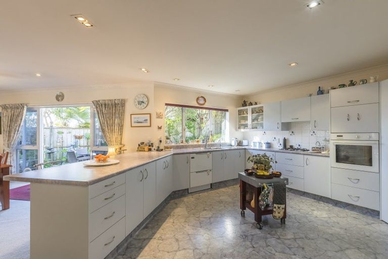 Photo of property in 14 Compass Court, Paraparaumu, 5032