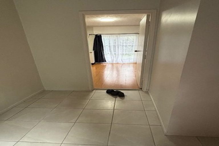 Photo of property in 1/23 Woodcote Drive, Glenfield, Auckland, 0629