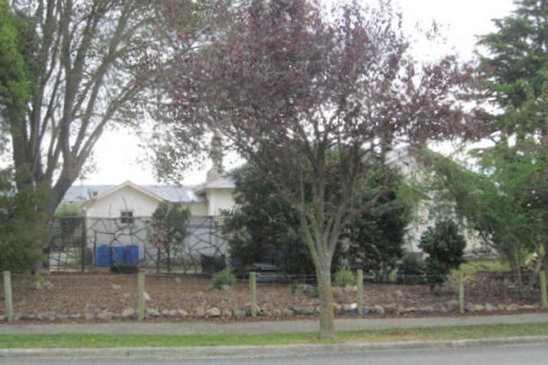 Photo of property in 42 Awamoa Road, Holmes Hill, Oamaru, 9401
