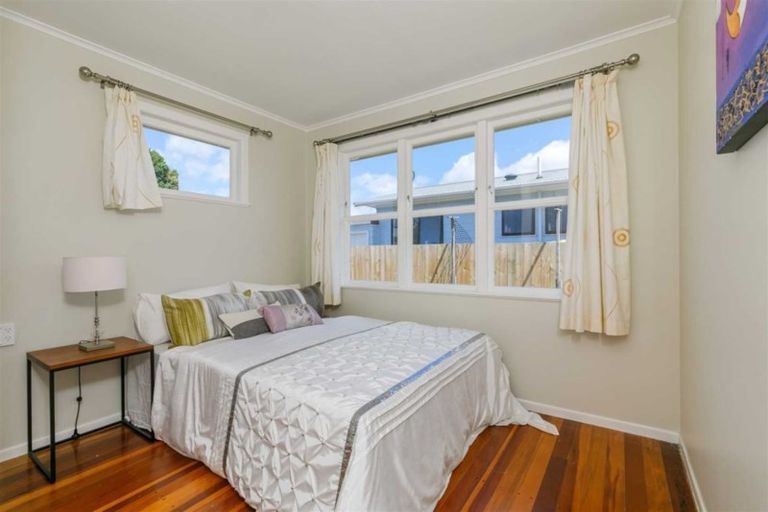 Photo of property in 34 Harrington Road, Henderson, Auckland, 0610
