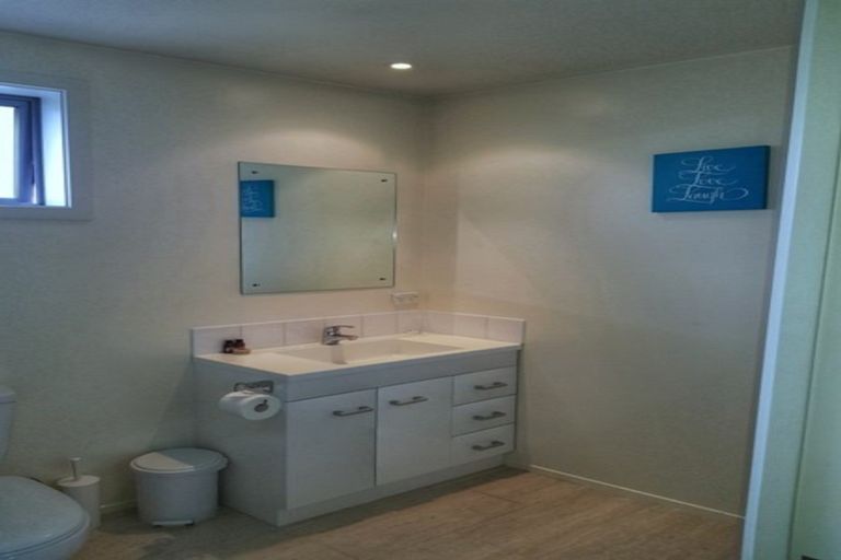 Photo of property in 514 Barbadoes Street, Edgeware, Christchurch, 8013