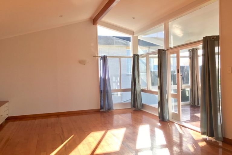 Photo of property in 109 Sylvan Avenue, Northcote, Auckland, 0627