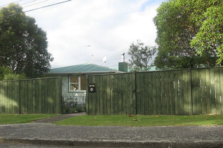 Photo of property in 9 Te Miti Street, Paekakariki, 5034
