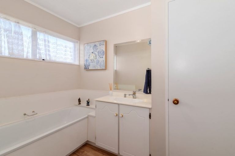 Photo of property in 24 Tawavale Street, Pukehangi, Rotorua, 3015