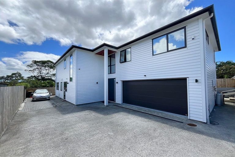 Photo of property in 12a Thomas Avenue, Te Atatu Peninsula, Auckland, 0610