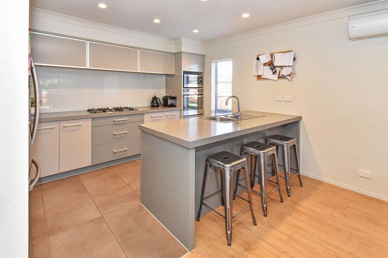 Photo of property in 8 Scotsmoor Drive, Wattle Downs, Auckland, 2103