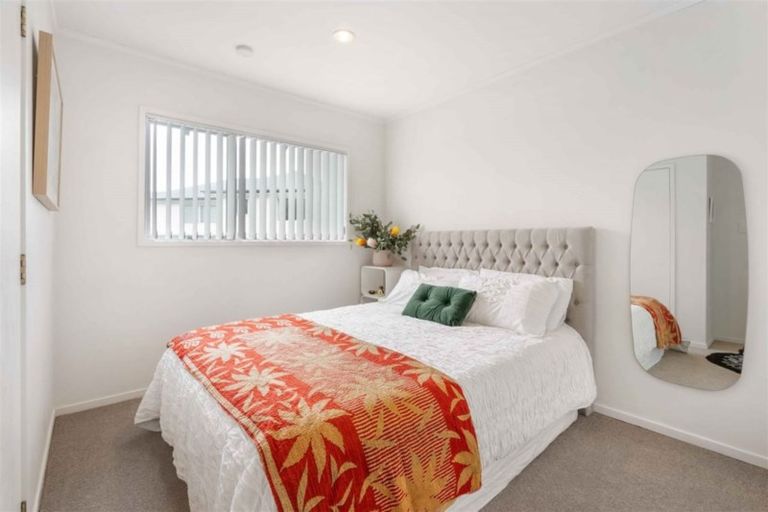 Photo of property in 1/41 Ravenwood Drive, Forrest Hill, Auckland, 0620