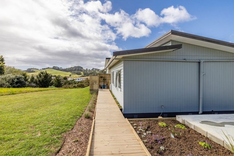 Photo of property in 3 Lori Lane, Coopers Beach, 0420