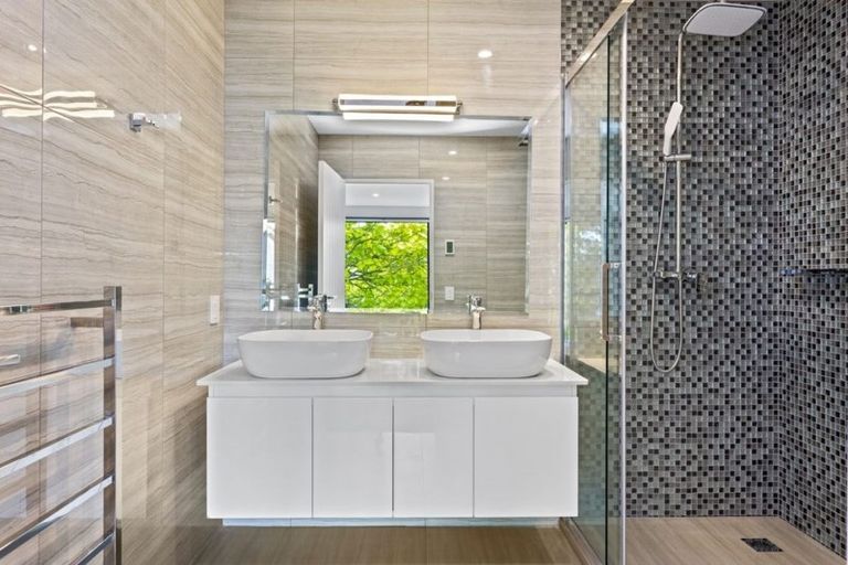 Photo of property in 32c Hewitts Road, Merivale, Christchurch, 8014