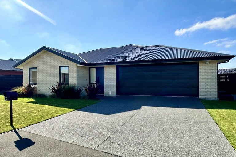 Photo of property in 10 Roxburgh Place, Tinwald, Ashburton, 7700